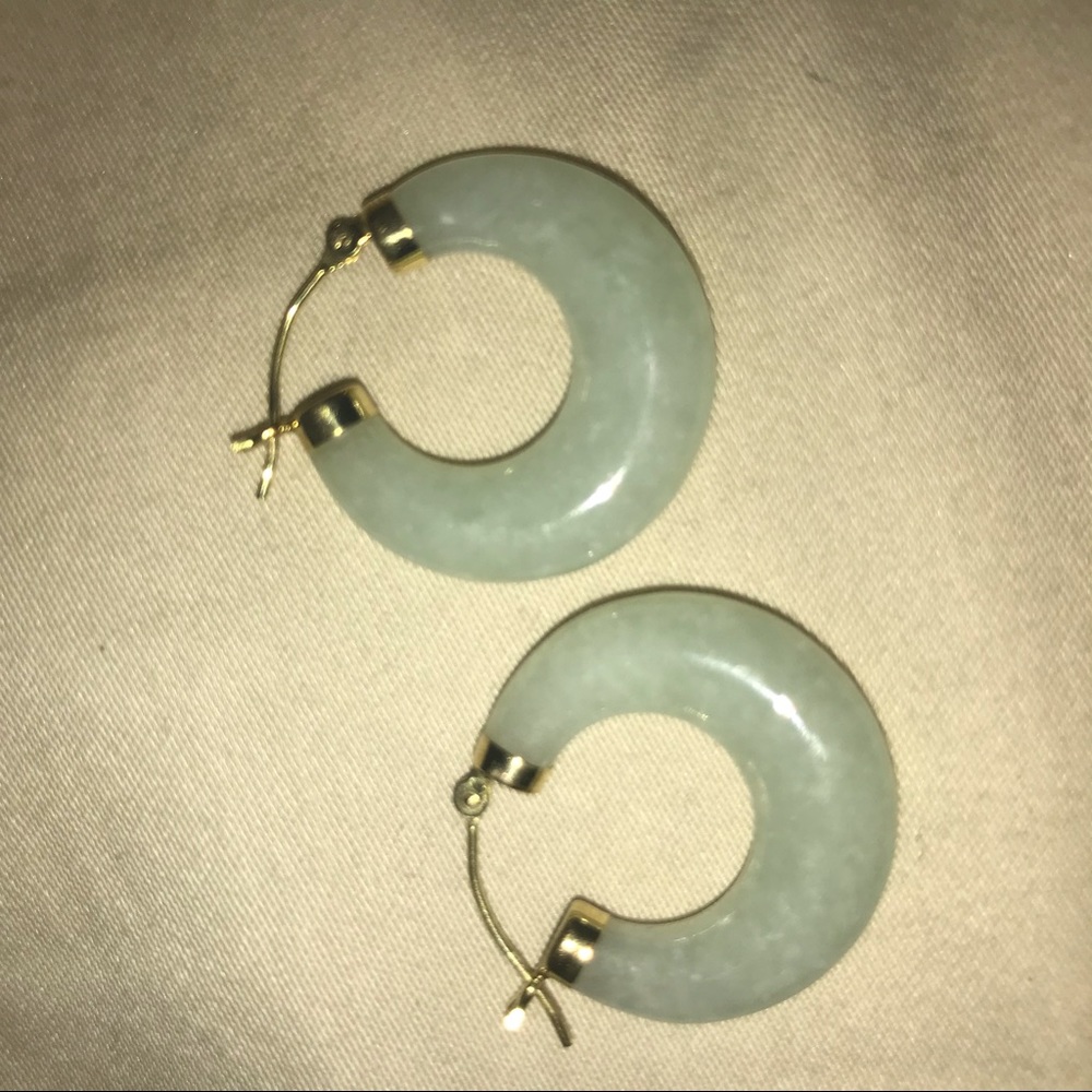 Opal hoop earrings 💙 14K